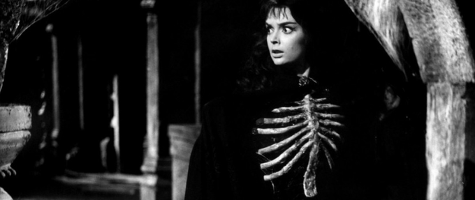 a black and white image from Black Sunday (1960) where a woman has only a ribcage for her torso