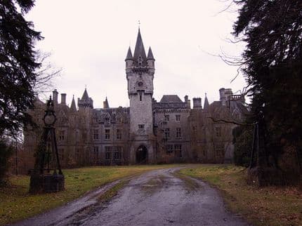 7 Hauntingly Beautiful Abandoned Castles