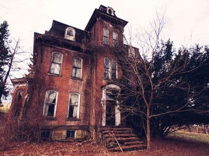 8 Real Haunted Houses You Can Actually Visit
