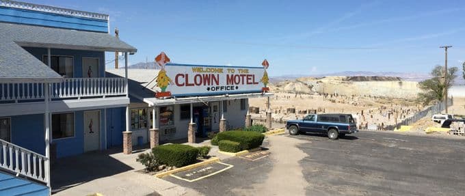 Nevada’s Creepy Clown Motel Will Haunt Your Dreams