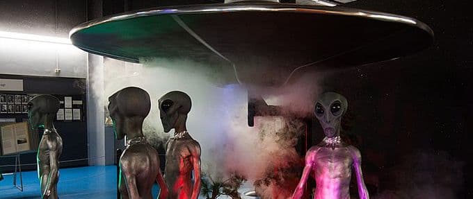 Aliens in the UFO museum in Roswell, NM