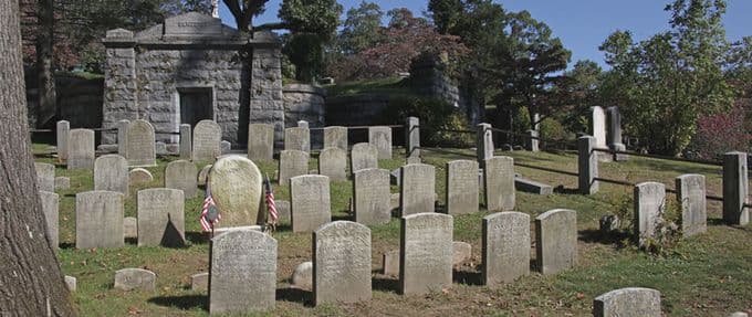 best cemetery tours