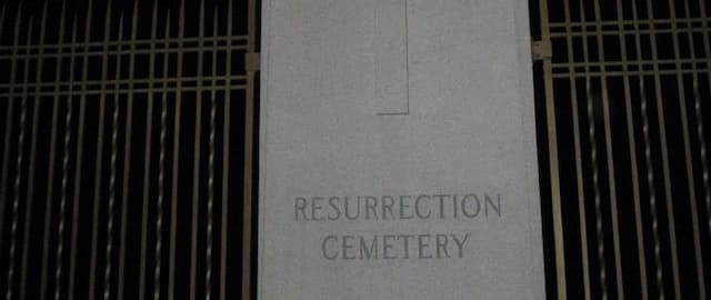 Resurrection Mary: The Eerie Tale of Chicago's Most Famous Ghost
