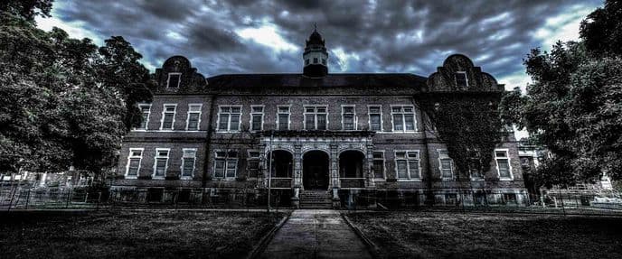 This Haunted House Attraction in Pennsylvania Is Set Inside a Real-Life Haunted Asylum
