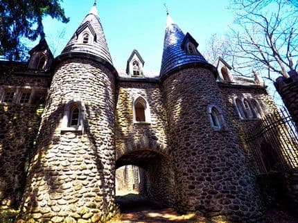 The Hidden World of Dundas Castle